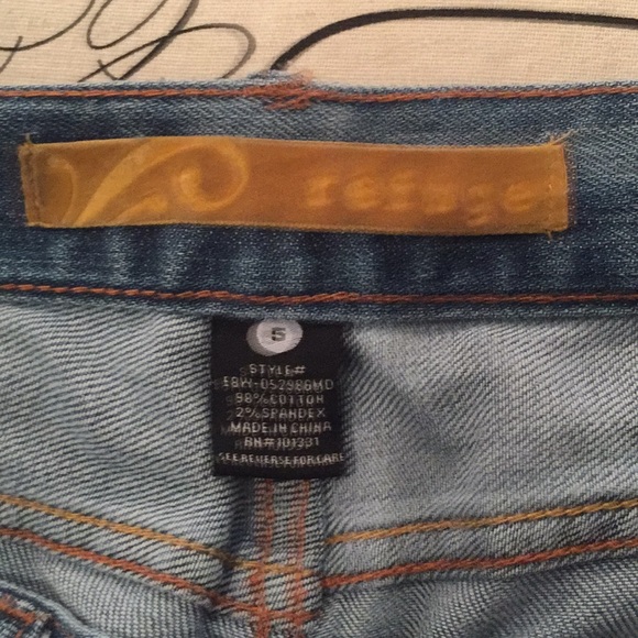 Distressed Jean Capris - Picture 7 of 8